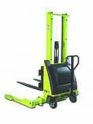 Gerbeur électrique à longerons encadrants réglables - Charge 1200 kg - Hauteur de 2500 à 3800 mm