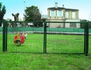 Grille 2 vantaux pour aire de jeux