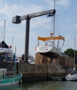 Grue potence pour le levage de bateaux