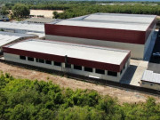 Hall préfabriqué - Largeur : 24 m - Hauteur : 9,20 m