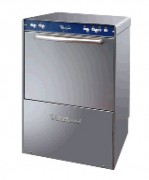 Lave vaisselle avec doseur de produit de rinçage