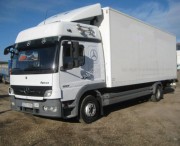 Location camion fourgon porte vêtements Mercedes occasion