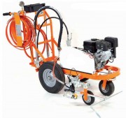 Machine à peinture routière