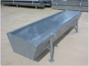 Mangeoires pour animaux d'élevage