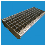 Marche caillebotis en acier galvanisé - Maille 30x30 mm - Largeur de 0,6 à 1 m