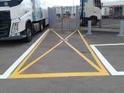 Marquage au sol industriel pour zones de travail