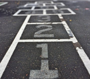 Marquage au sol pour aires de jeux