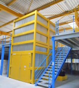 Monte charges non accompagnes