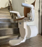 Monte escalier avec écran intelligent