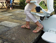 Monte-escalier pour escalier extérieur