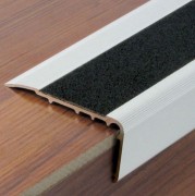 Nez de marche escalier