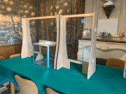 Paroi de protection bureau de vote