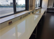 Paillasse centrale nue pour laboratoire