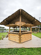 Paillotte bar en bambou - Bar : 3,75 m x 6,6 m - Toiture : 8 m x 4,20 m