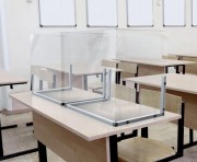 Paravent de protection autoportant en U