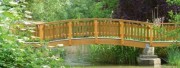 Passerelle piétonne en bois