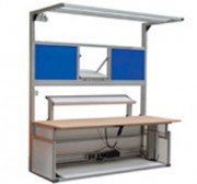 Etabli d'atelier à plateau en bois