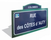Plaque de rue avec fronton