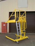 Plateforme d’accès aux véhicules à ordures