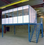 Plateforme de stockage auto porteuse