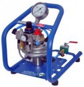 Pompe à épreuve manuelle électrique et pneumatique