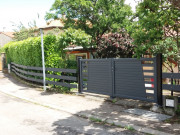 Portail à double vantaux en aluminium