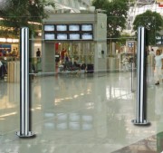 Poteau inox à câble traversant