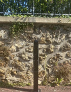 Poteau urbain de détermination du sens de passage