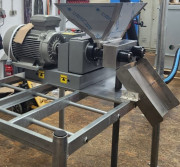 Presse à huile professionnelle - Débit jusqu'à 40 kg/h - Puissance moteur : 3 kW