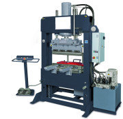 Presse électro-hydraulique universelle - Force de compactage : de 70 à 150 T - Course du vérin : 500 mm