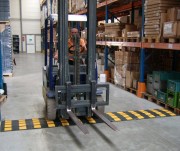 Ralentisseur pour entrepôt