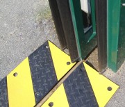 Rampe d'accès portail - Caoutchouc - Noir/Jaune - L.1200 x l.3 00