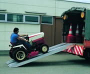 Rampe de chargement avec rebords