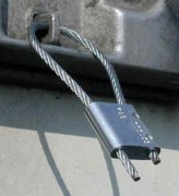 Scellé câble à fermeture automatique
