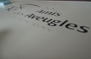 Signalétique braille marquage en relief
