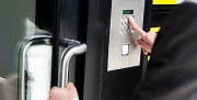 Installation solution de contrôle d'accès sur mesure - Pour bâtiment industriel