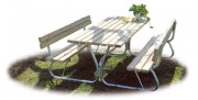 Table de plein air en bois - Dimensions (L x P x H) cm : 190 x 183 x 77