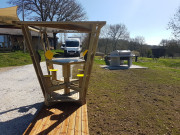 Table pour salle d'attente en bois