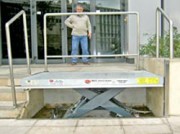 Table élévatrice de quai de chargement - Charge 1000 à 10 000 kg - Dim. L150 à 400 x l80 à 240 cm