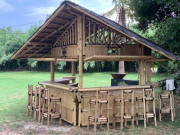 Tiki bar en bambou - Longueur 4m x 3,5 m