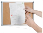 Vitrine d'affichage intérieur en métal ou liège