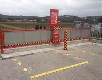 Barrière sécurité quais camion benne - Spécialement réservée aux camions bennes