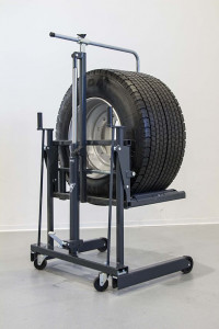 Chariot montage de roues hydraulique - Devis sur Techni-Contact.com - 1
