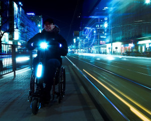 Cinquième roue électrique pour fauteuil roulant - Devis sur Techni-Contact.com - 5