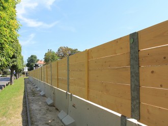 Clôture chantier avec habillage bois horizontal - Devis sur Techni-Contact.com - 2