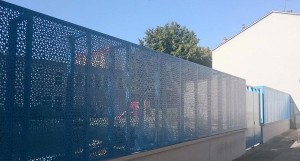 Tôle perforée sur-mesure pour clôture d’école - Devis sur Techni-Contact.com - 1