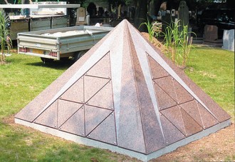 Columbarium pyramide - Devis sur Techni-Contact.com - 1