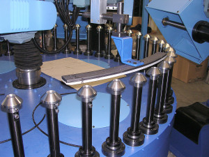 Machine automatique pour l'emerissage et le polissage de surfaces métalliques, carousel continue - Devis sur Techni-Contact.com - 1