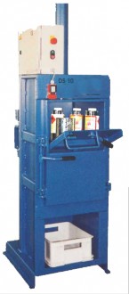 Compacteur de boites et canettes - Cotes hors-tout (L x P x H) en mm : 630 x 810 x 2150