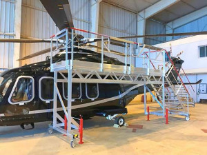 Escabeau pour la maintenance d'hélicoptère - Structure aluminium 100 x 30 mm